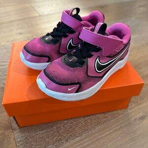 Nike Cosmic Runner TD Pink